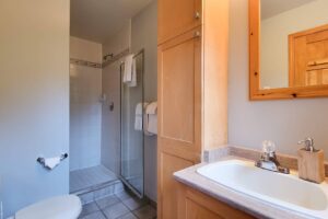 Bathroom Room 9